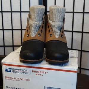 *RARE* Joanie Sweater- Sorel boot
